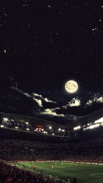На футбольном стадионе