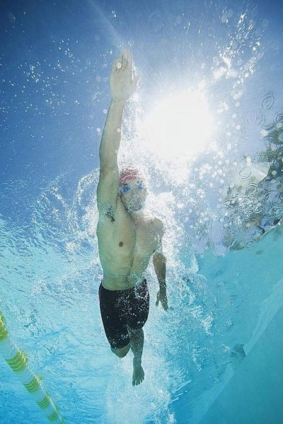 Пловец в воде