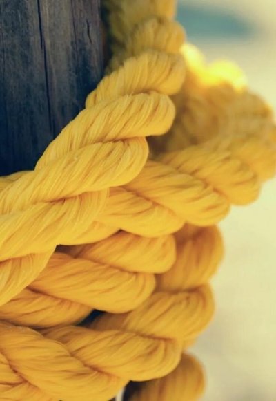 Желтая веревка