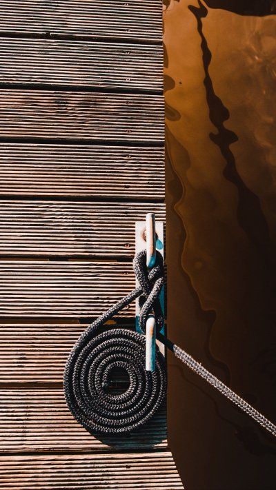 Канат на дереве