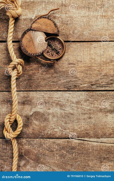 Деревянный фон на веревке