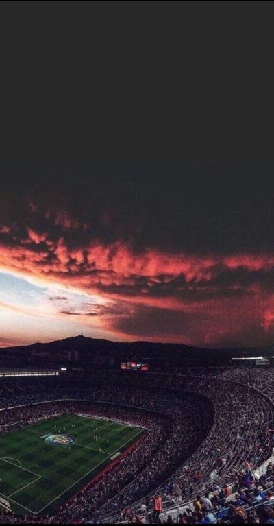 На футбольном стадионе