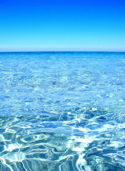 Голубое море