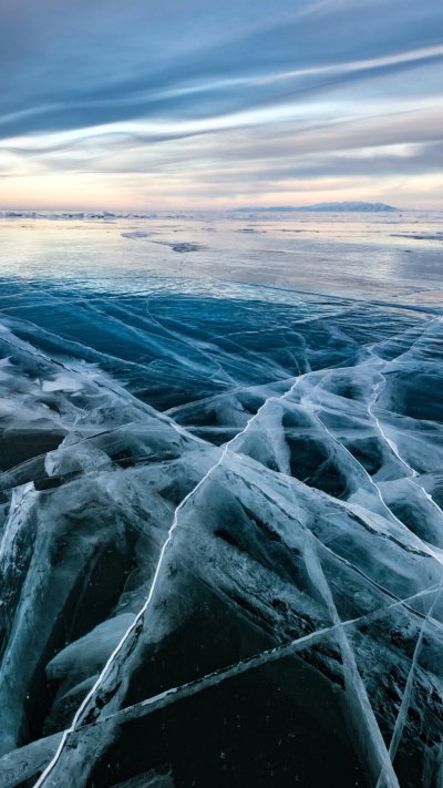 Озеро Байкал лед