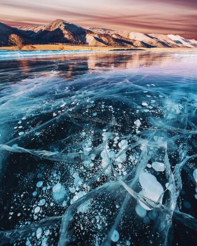 Озеро Байкал лед