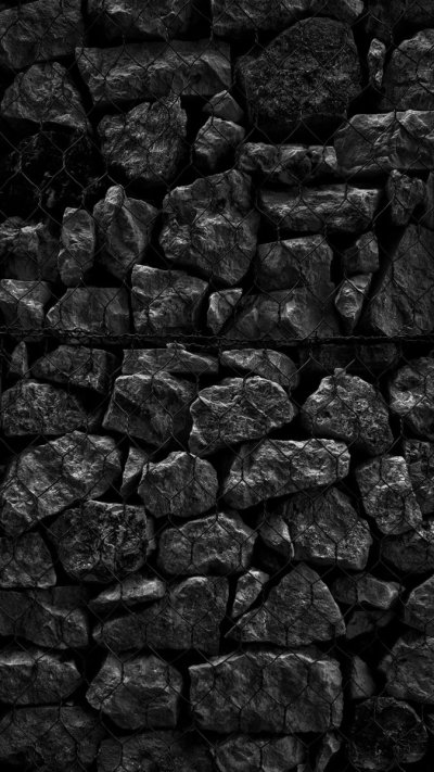 Темный камень