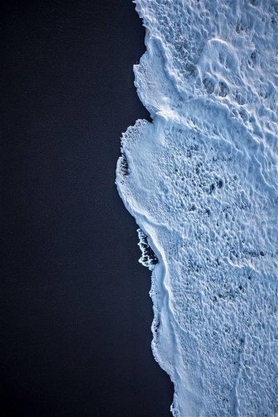 Черный песок