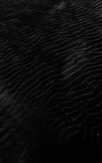 Черный песок