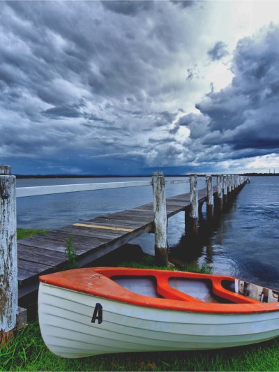 Красивая лодка