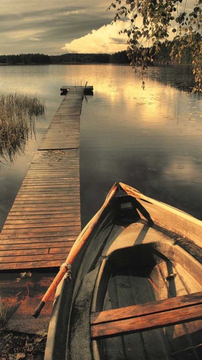 Лодка на реке