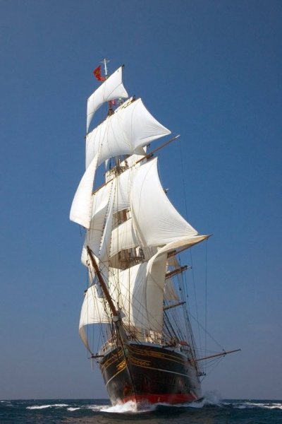 Бригантина парусник