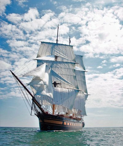 Многомачтовый парусник