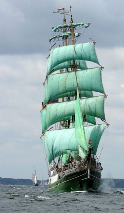 Парусный корабль