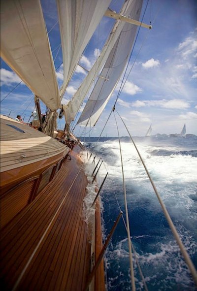 Яхта парусная x95