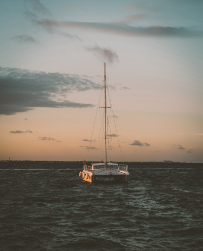 Дочь ветра яхта