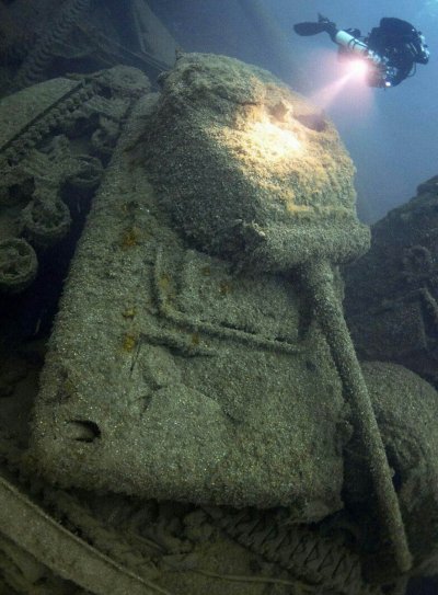 Затонувшие танки Шерман