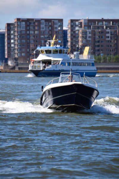 Катер город