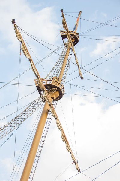 Деревянная мачта