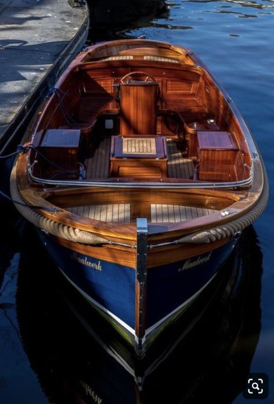 Деревянный катер