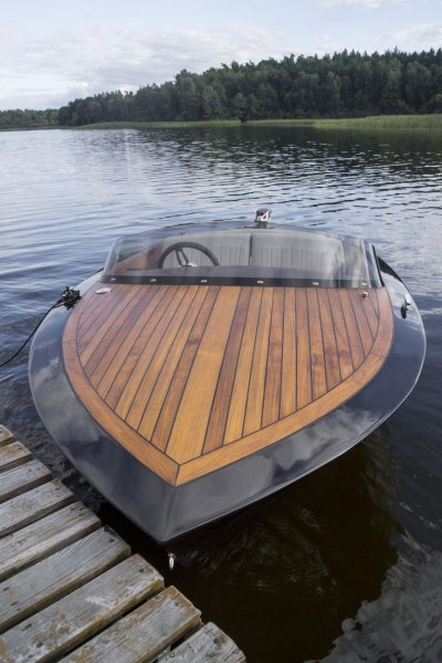 Лодка железная