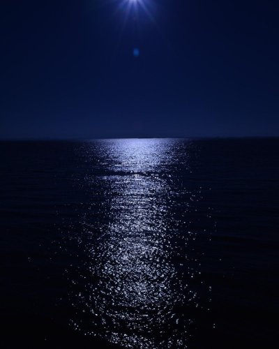 Ночь в море