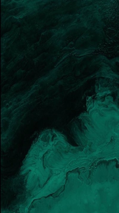 Темно зеленое море