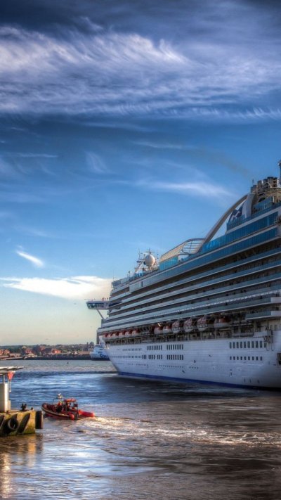 Круизный лайнер