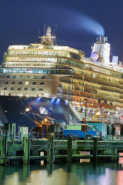 Астория Гранде круизный лайнер