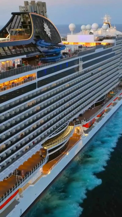 Круизный лайнер