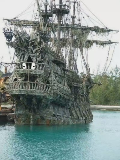 Корабль "Летучий голландец"