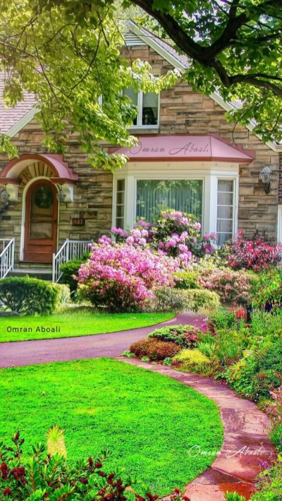 Красивый домик с садом