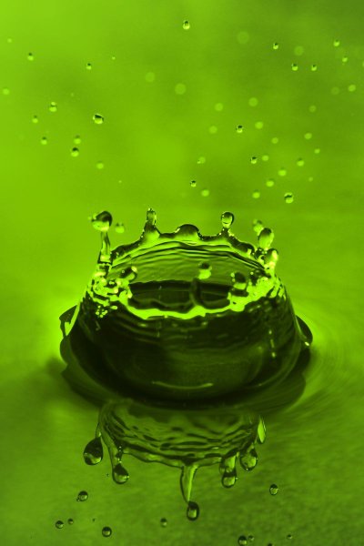 Кислотно зеленый