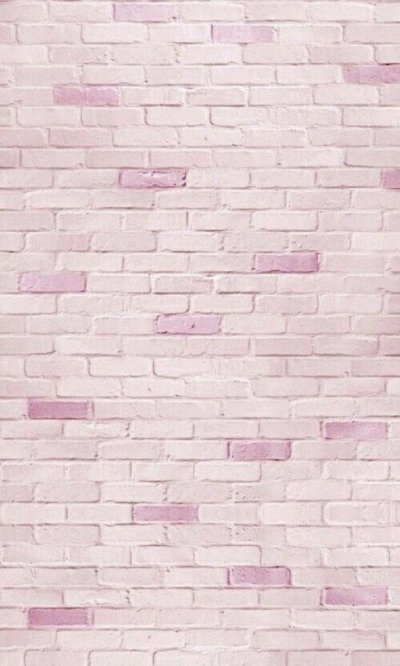 Розовая кирпичная стена