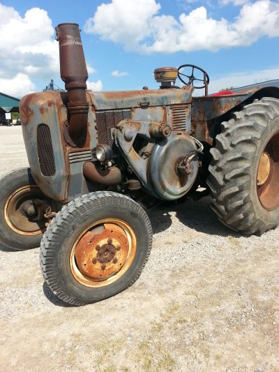 Старый трактор