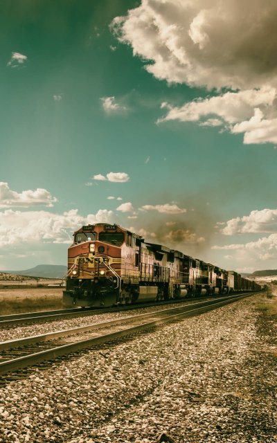 Красивый поезд