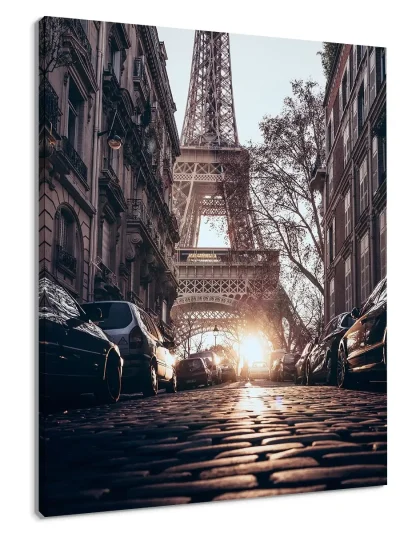 Эйфелева башня в Париже