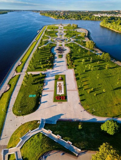 Парк на стрелке Ярославль