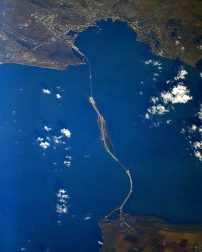 Снимки Крымского моста из космоса