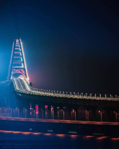 Крымский мост ночью с подсветкой