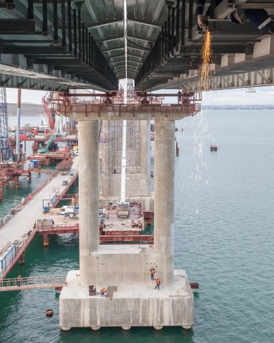 Автомобильные пролеты Крымского моста