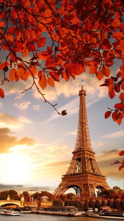 Эйфелева башня в Париже