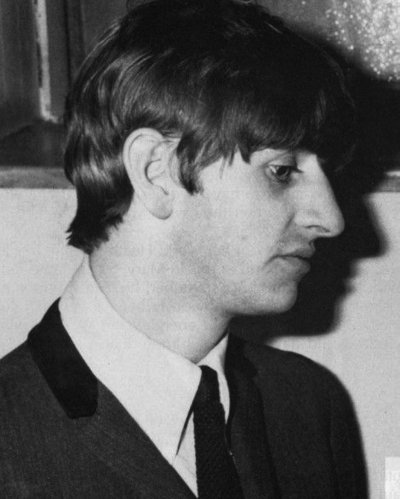 Ринго Старр в профиль