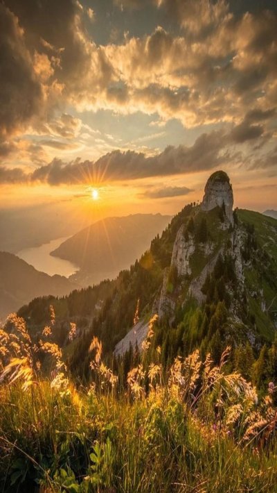 Рассвет в горах