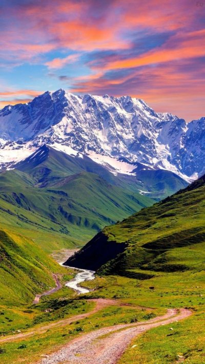 Горы Кавказа летом