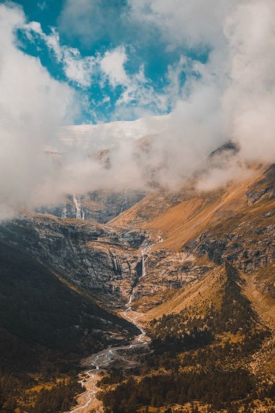 Горы в облаках