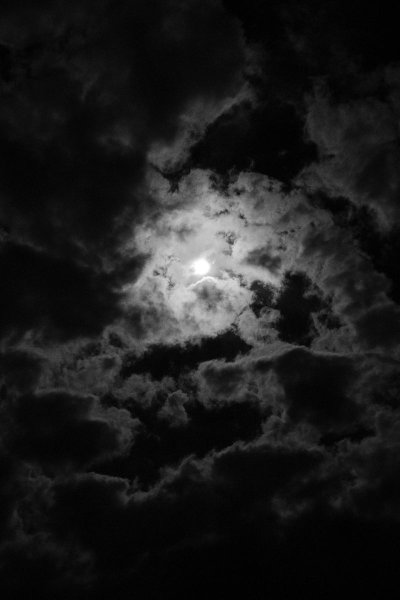 Черные тучи Весна ночьбюю