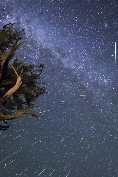 Обои на телефон метеоритный дождь