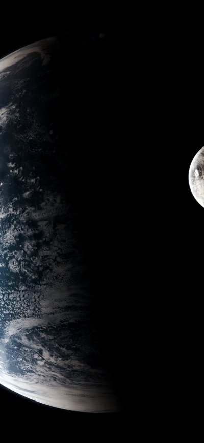 Планета на черном фоне