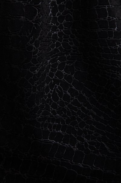 Черная кожа