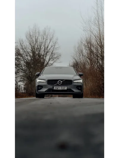 Volvo вид спереди